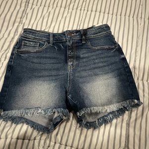 Zenana blue jeans shorts. Size medium. Brand new.